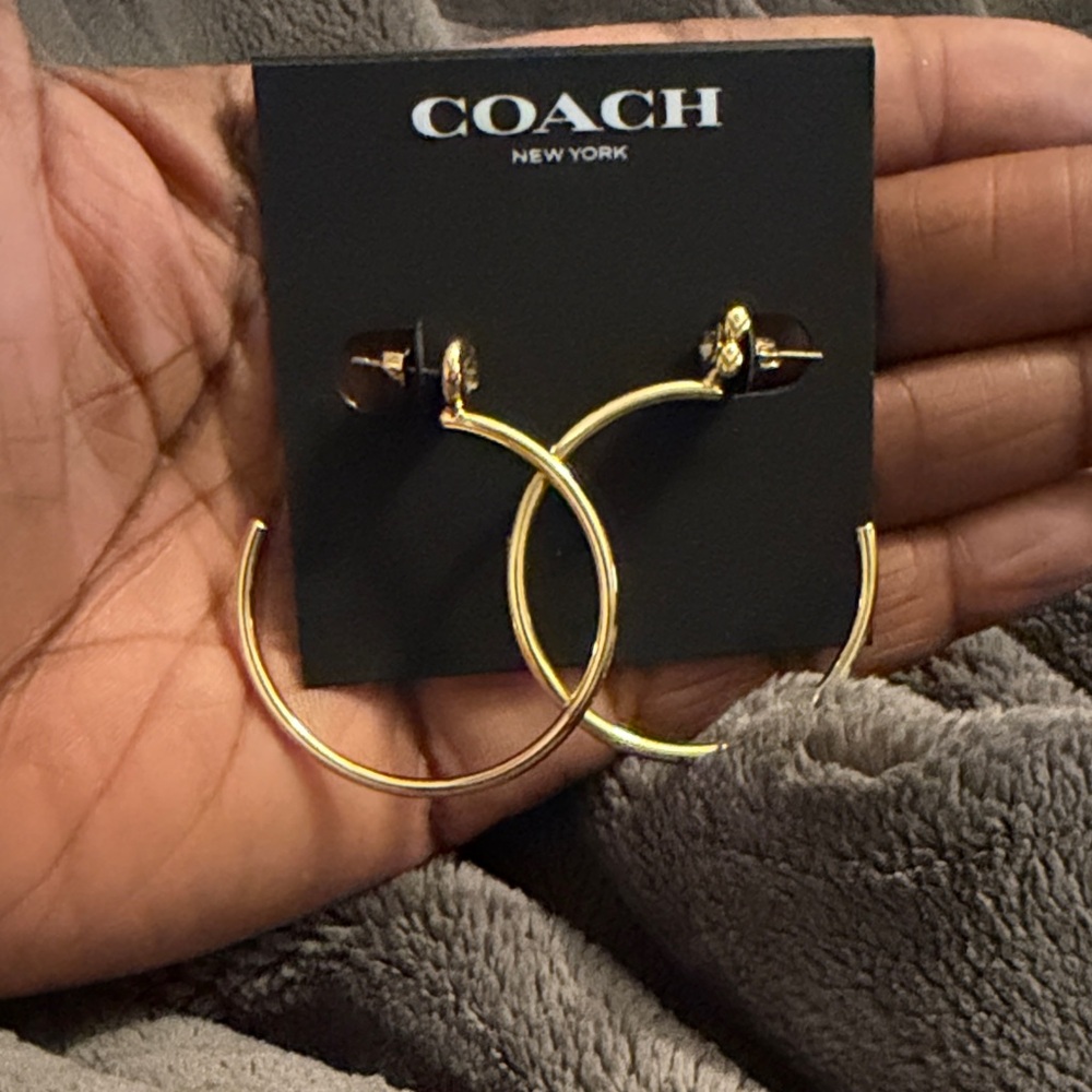 COACH Shiny  Brushed Gold C Hoop Earrings with Diamond -New